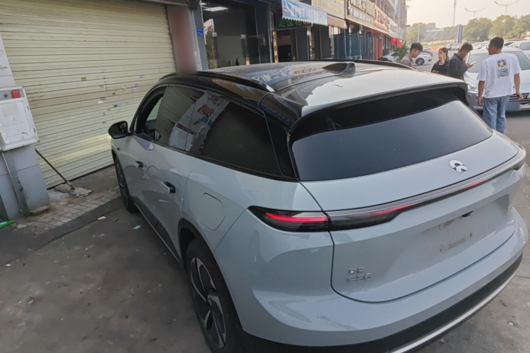 蔚来ES6 2024款 75kWh车身外观4