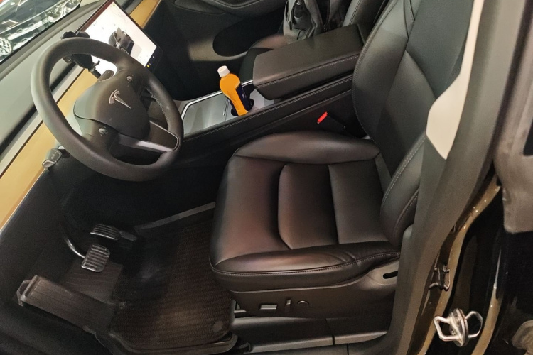 特斯拉 Model Y 2022款 后轮驱动版局部细节19