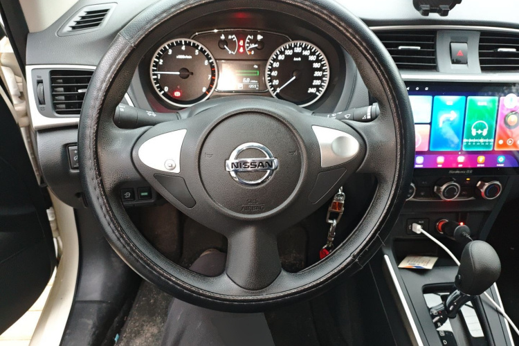 日产 轩逸 2022款 经典 1.6XE CVT舒适版中控内饰13