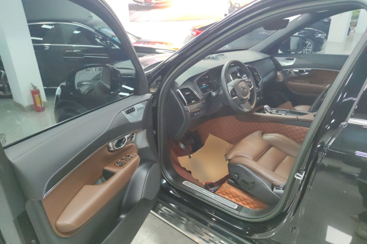 沃尔沃XC90新能源 2023款 T8 RECHARGE 智尊豪华版 7座中控内饰20