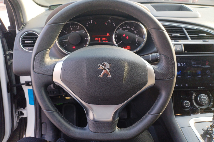 标致3008 2013款 2.0L 自动潮流版局部细节13