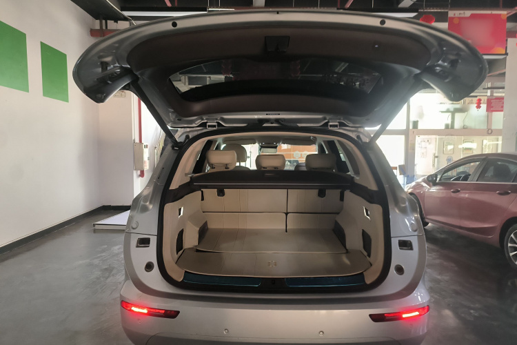 鸿蒙智行 问界M7 2024款 1.5T 后驱Plus版 5座机舱底盘23