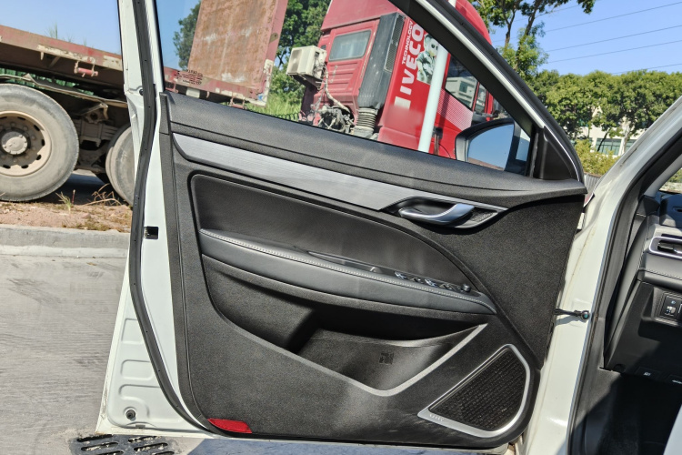 吉利汽车 帝豪 2021款 UP 1.5L CVT豪华型中控内饰7007