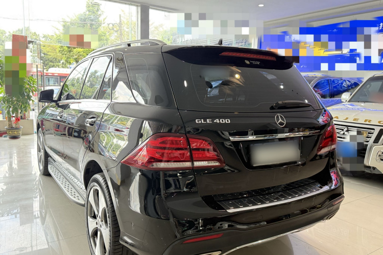 奔驰GLE 2018款 GLE 320 4MATIC 豪华型臻藏版车身外观6006