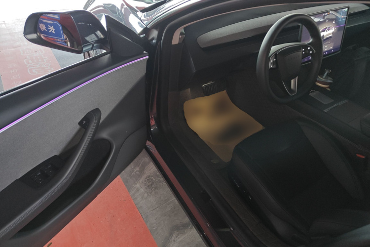 特斯拉 Model 3 2023款 后轮驱动版中控内饰7003