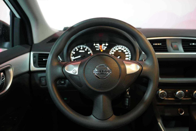 日产 轩逸 2024款 经典 1.6XE CVT舒适版中控内饰7002