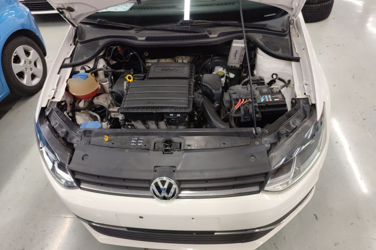 大众 Polo 2016款 1.6L 自动舒适型机舱底盘24