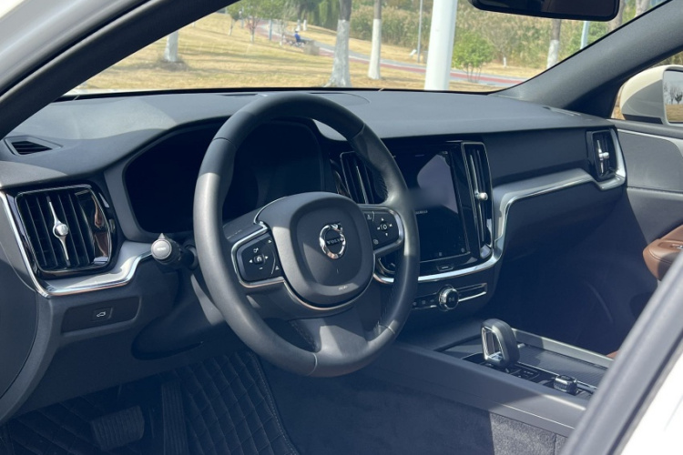 沃尔沃S60 2024款 B4 智逸豪华版中控内饰7002