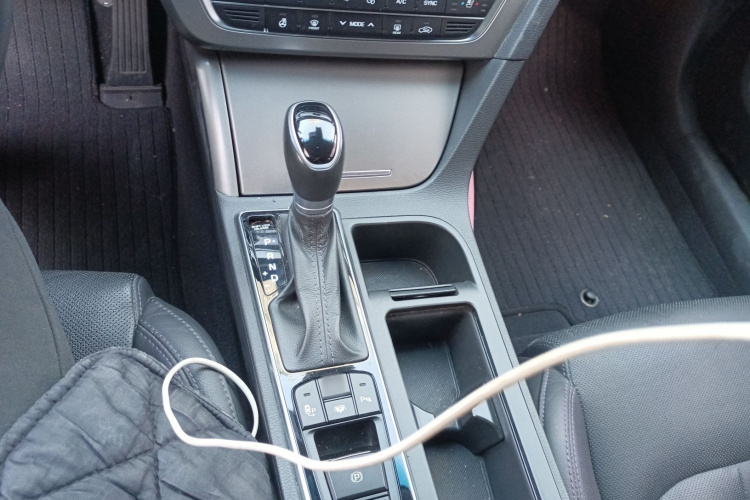 现代 索纳塔 2015款 2.4L TOP旗舰型局部细节18