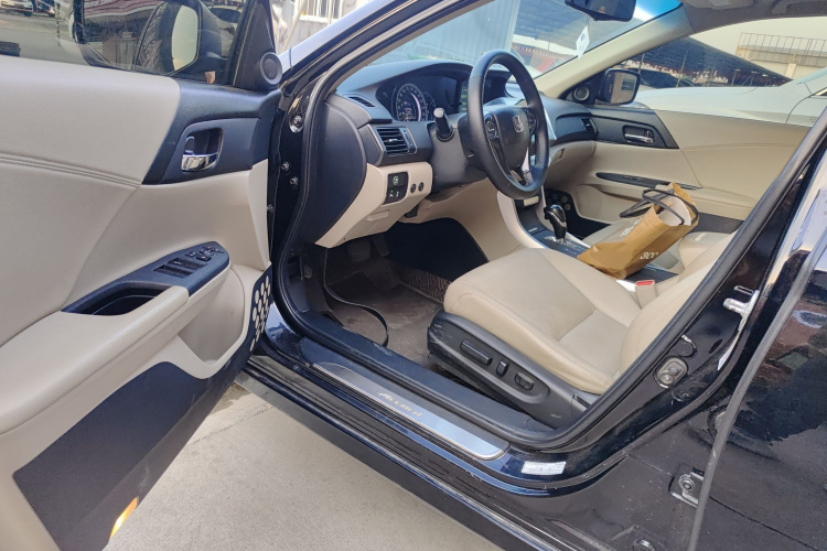 本田 雅阁 2014款 2.0L EX 豪华版中控内饰20