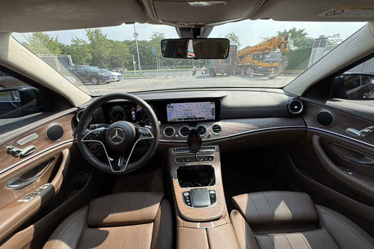 奔驰E级 2021款 E 260 L中控内饰7002