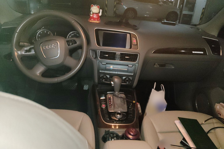 奥迪Q5 2011款 2.0TFSI 舒适型中控内饰7002