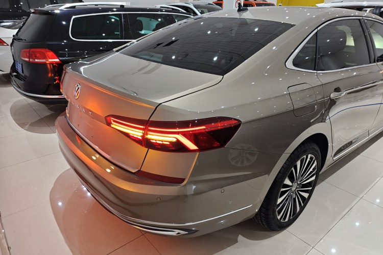 大众 帕萨特 2020款 380TSI 旗舰版 国VI车身外观6004