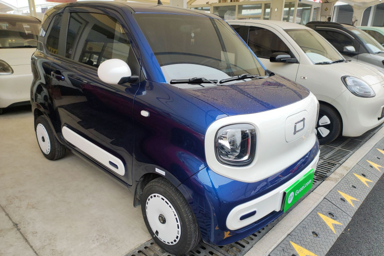 奔腾小马 2025款 222km 闪电马车身外观3