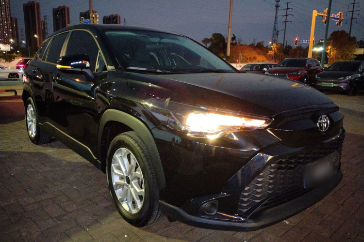 丰田 锋兰达 2023款 2.0L CVT精英版车身外观3