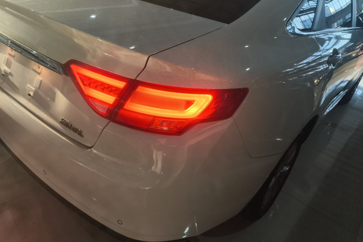 吉利汽车 帝豪GL 2020款 1.4T CVT豪华型车身外观9