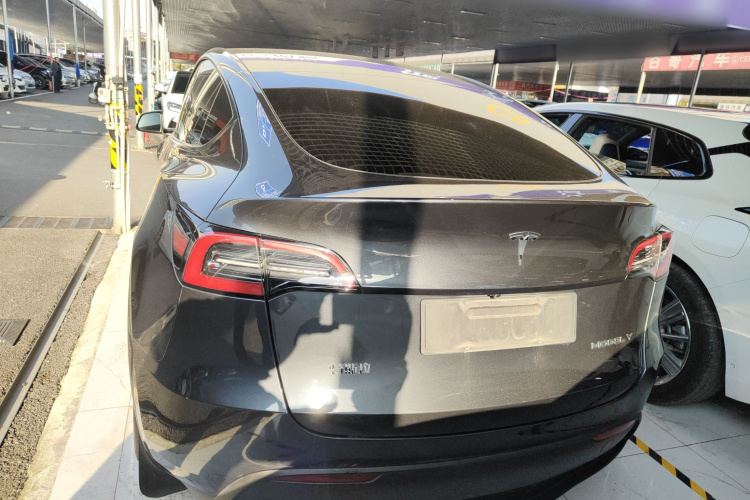 特斯拉 Model Y 2024款 后轮驱动版车身外观6004