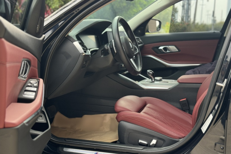 宝马3系 2022款 325Li M运动曜夜套装中控内饰7006