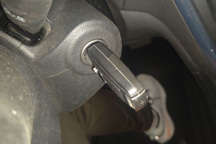 别克 昂科拉 2013款 1.4T 自动两驱精英型中控内饰7001