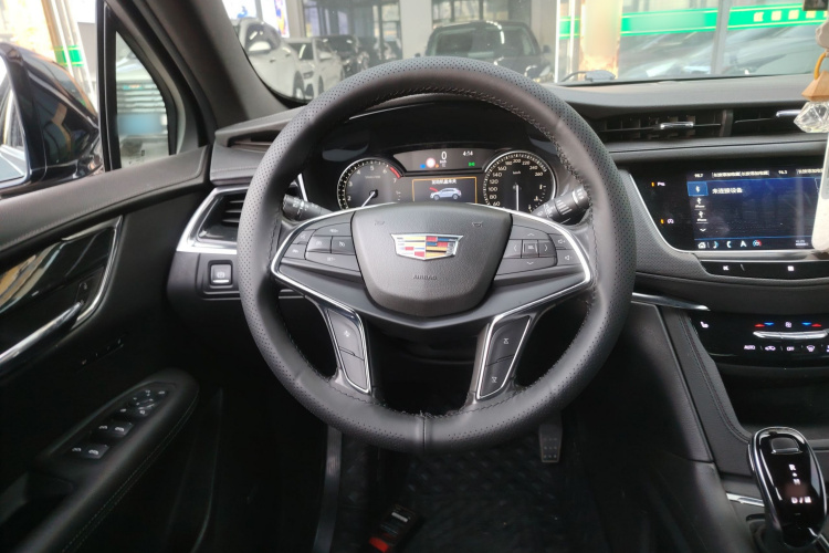 凯迪拉克XT5 2020款 28T 豪华型中控内饰13