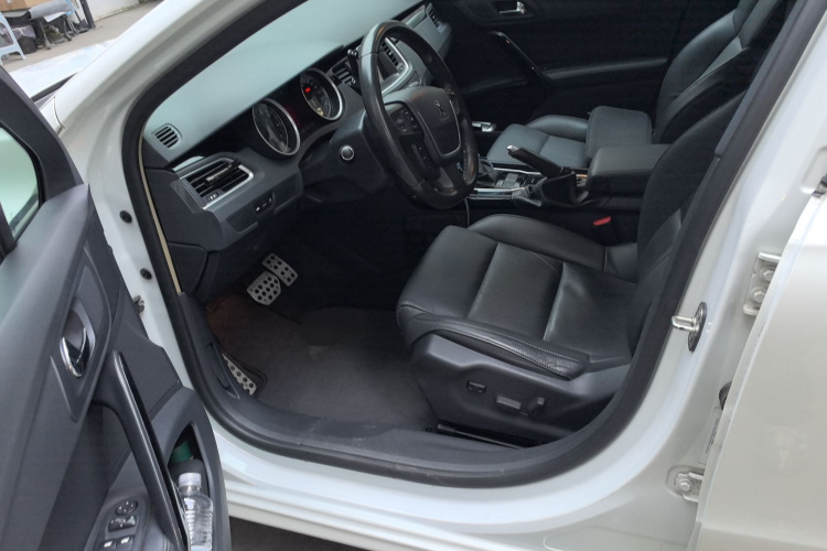 标致508 2013款 2.3L 两周年纪念 自动智享版中控内饰20