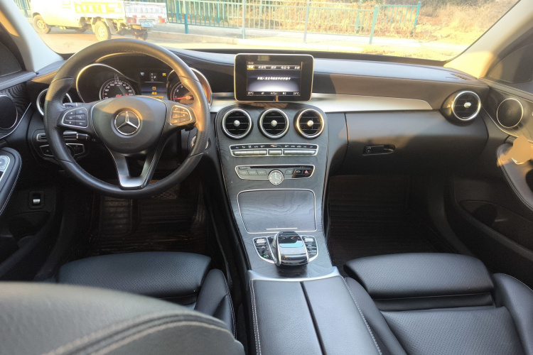 奔驰C级 2018款 C 200 L 运动版中控内饰12
