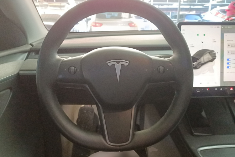 特斯拉 Model Y 2023款 长续航全轮驱动版中控内饰13