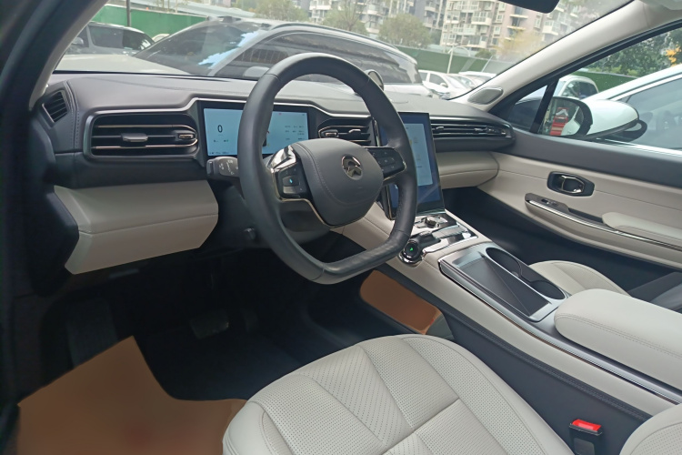 蔚来ES8 2020款 580KM 签名版 六座版中控内饰7002