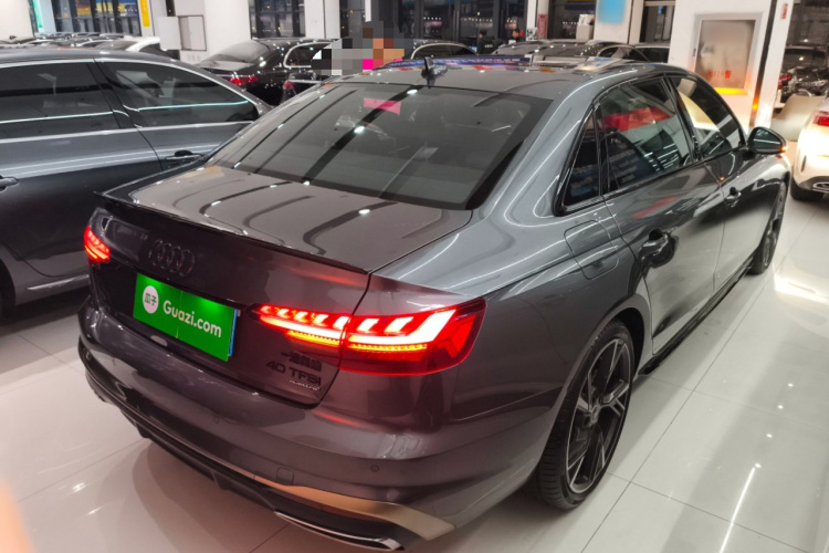 奥迪A4L 2024款 40 TFSI quattro RS套件燃速型车身外观6005