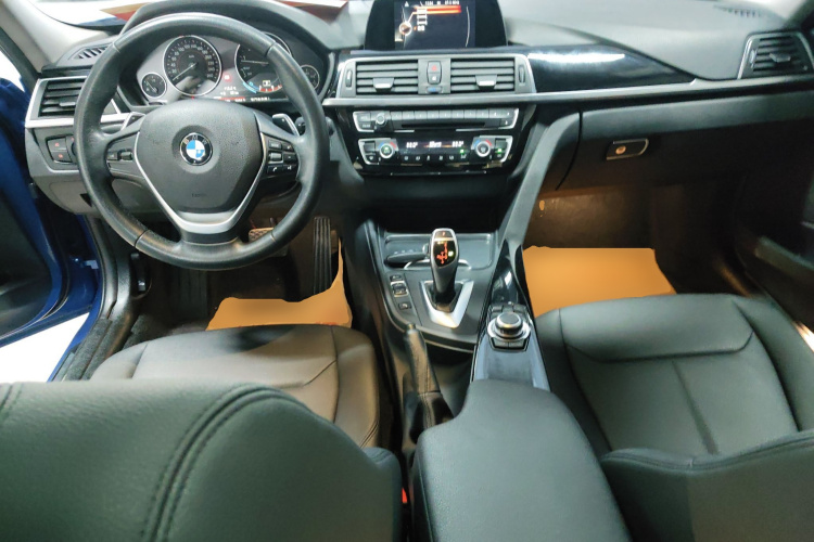 宝马3系 2017款 320Li M运动型中控内饰7002