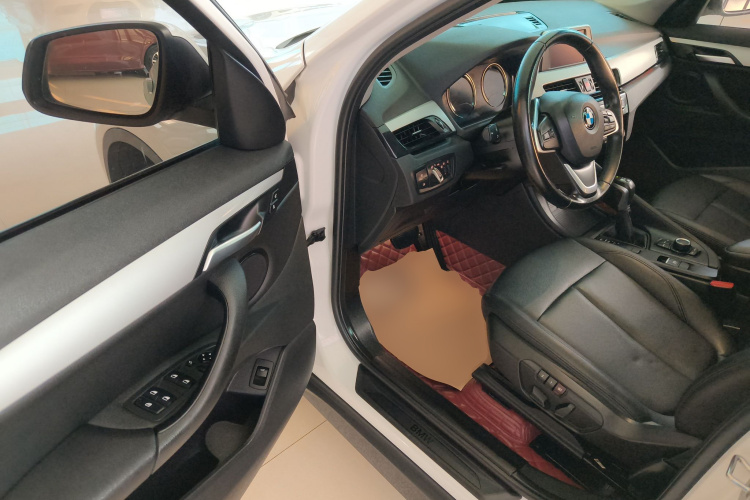 宝马X1 2019款 sDrive18Li 时尚型中控内饰7003