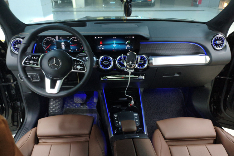 奔驰GLB 2021款 GLB 200 时尚型中控内饰12