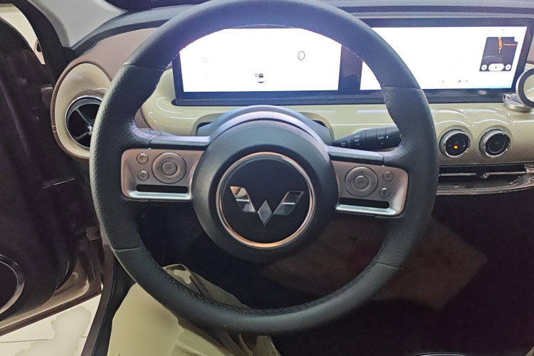 五菱汽车 五菱缤果 2023款 333km 灵犀互联款中控内饰13