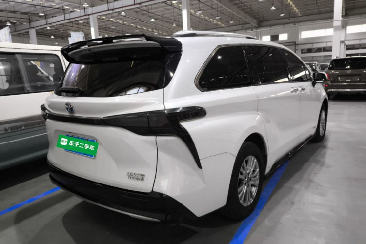 丰田 赛那SIENNA 2021款 2.5L混动 尊贵版车身外观7