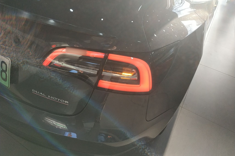 特斯拉 Model 3(进口) 2019款 Performance高性能全轮驱动版车身外观9