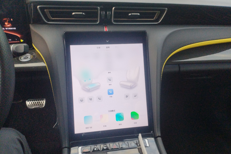 红旗H6 2023款 2.0T 致臻版局部细节16