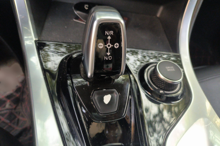 领克01 2017款 2.0T 四驱劲Pro版局部细节18