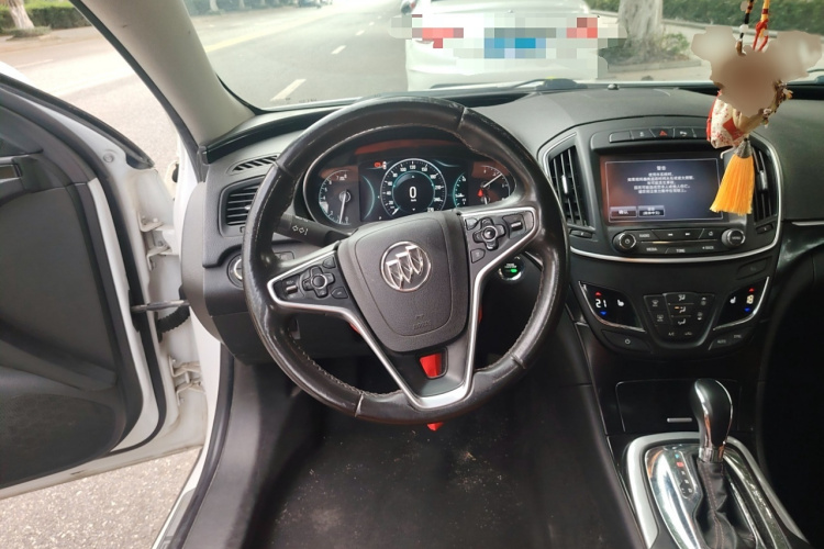 别克 君威 2015款 1.6T 精英技术型局部细节13