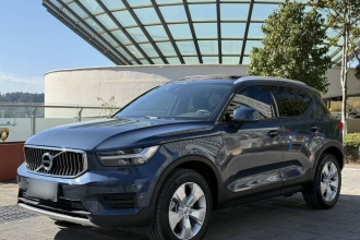 沃尔沃XC40 2022款 T4 四驱智行时尚版