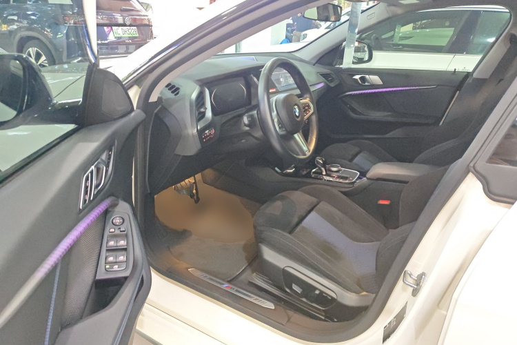 宝马2系(进口) 2021款 225i 四门轿跑车 M运动曜夜套装中控内饰7003