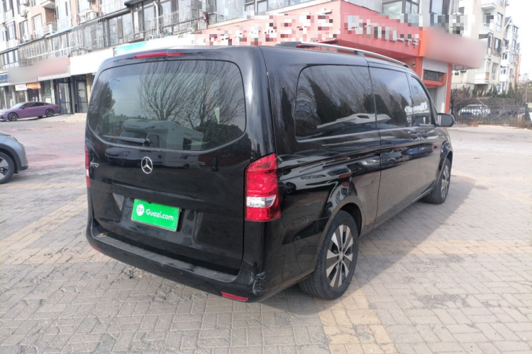 奔驰 威霆 2021款 2.0T 精英版 7座车身外观7