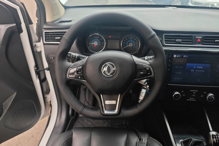 东风风光 风光580 2021款 改款 ☆星版 1.8L 手动精英型局部细节13