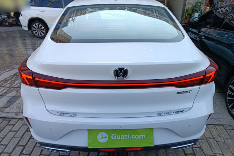 长安 逸动 2022款 PLUS 蓝鲸NE 1.4T GDI DCT旗舰版车身外观6