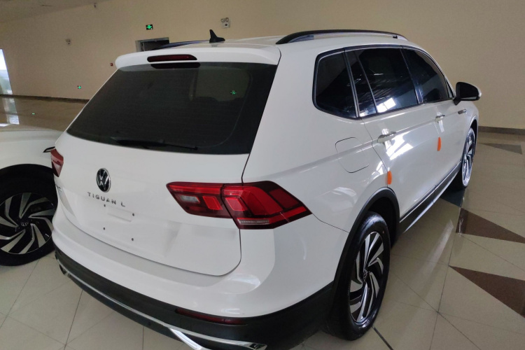 大众 途观L 2022款 330TSI 自动两驱舒享版车身外观7