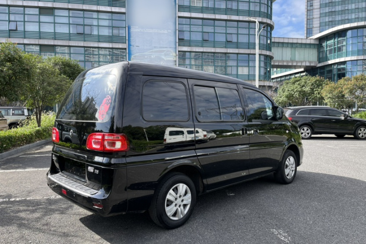 东风风行 菱智 2022款 M5 1.6L 实用型 5座车身外观6006