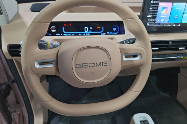 吉利银河 2024款 熊猫mini 200km 耐力熊中控内饰13