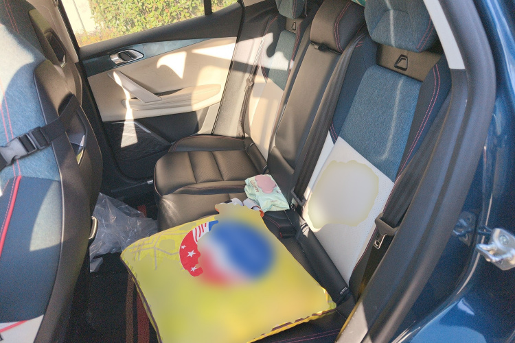 领克06 2020款 1.5T 耀Halo中控内饰21