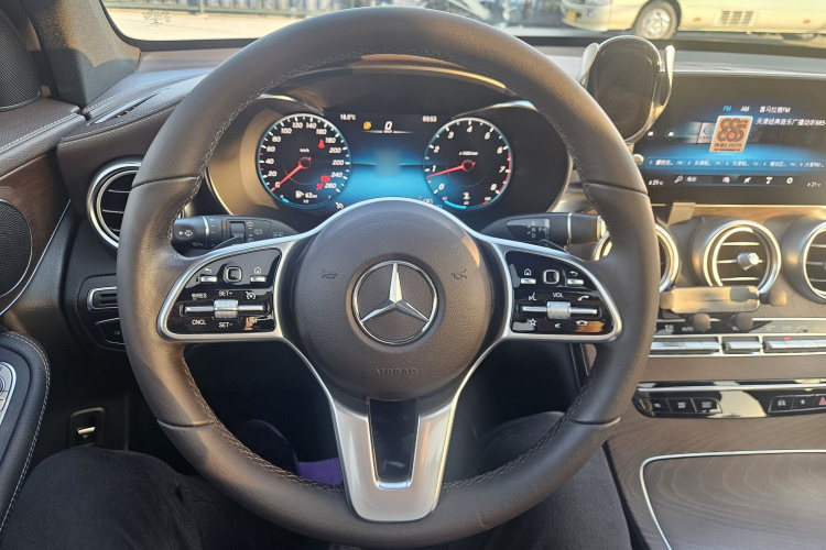 奔驰GLC 2020款 GLC 260 L 4MATIC 豪华型中控内饰7011