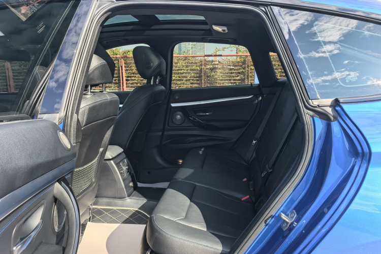 宝马3系GT 2019款  320i M运动曜夜版中控内饰7002