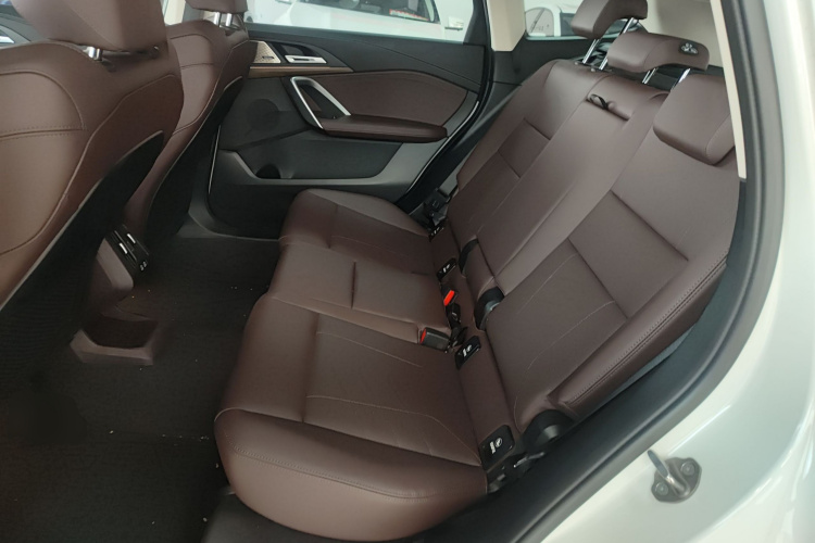 宝马X1 2023款 xDrive25Li X设计套装中控内饰7004